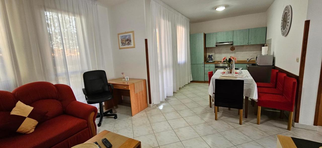 Andela Apartment Póla Kültér fotó